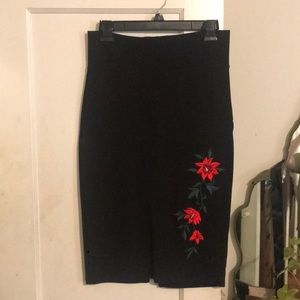 Cute Pencil Skirt with Rose Appliqué